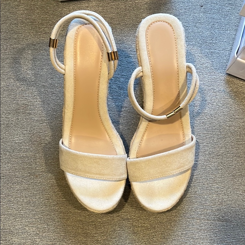 Elegant Cream Women's Sandals
